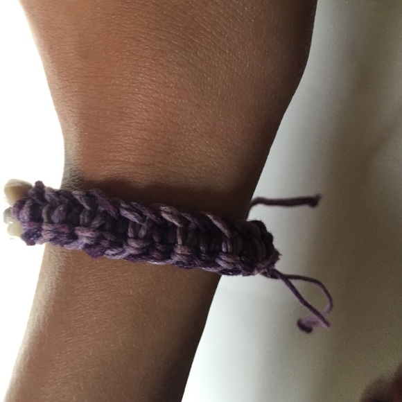 Purple shell bracelet. - Picture 3 of 3
