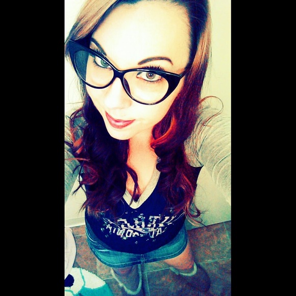 Meet your Posher, Adrianna