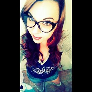 Meet your Posher, Adrianna