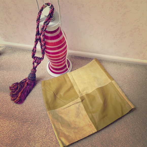 Yellow-gold Corporate Skirt