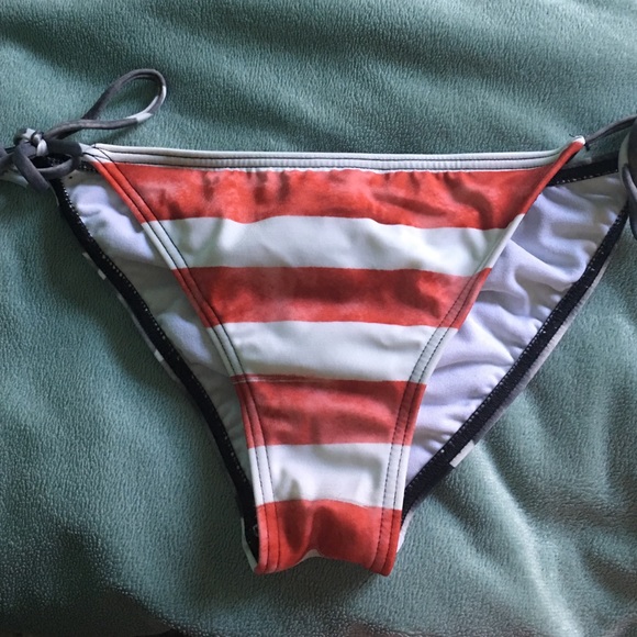 BILLABONG scrunch back bikini bottoms