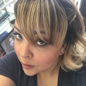 Meet your Posher, Gloria