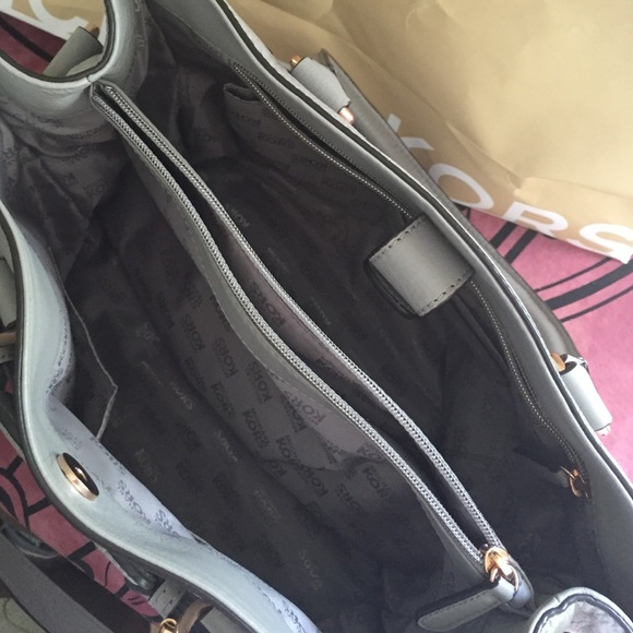 Authentic Michael Kors Hamilton Satchel - Picture 3 of 4