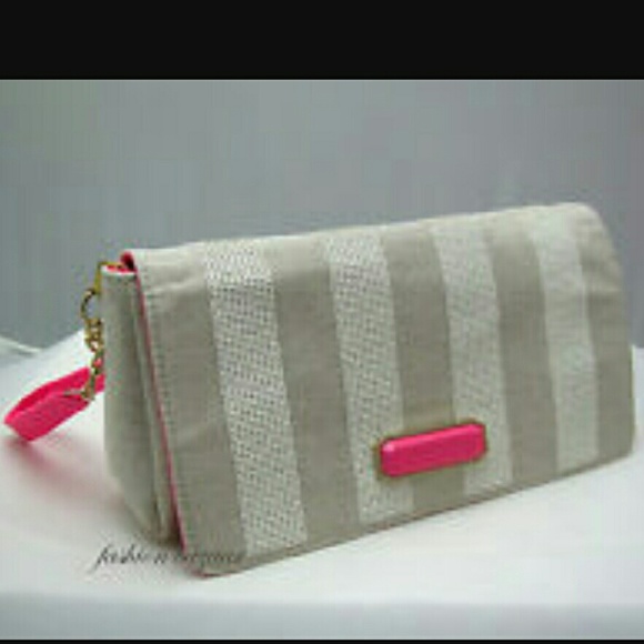 🚨🚨SALE🚨🚨BRAND NEW VS Clutch/Wristlet