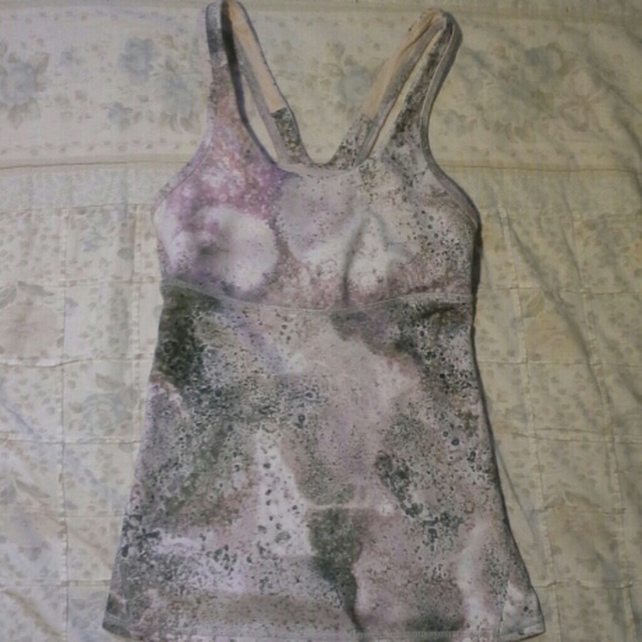Lululemon size 2 patterned top