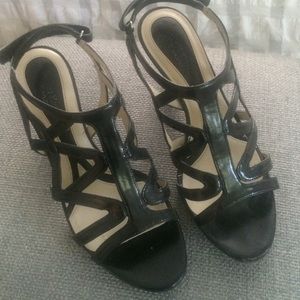 Naturalizer black sandals