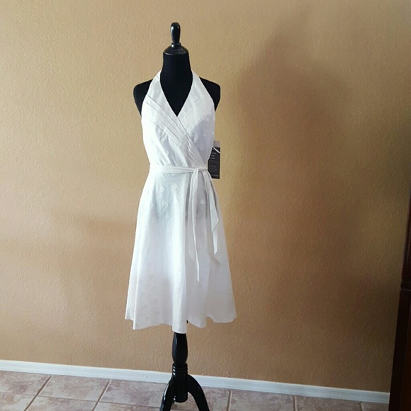 Nine West NWT halter dress size 4