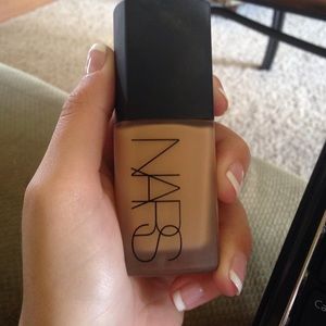 NARS FOUNDATION MED/DARK1 SYRACUSE SHEER MATTE