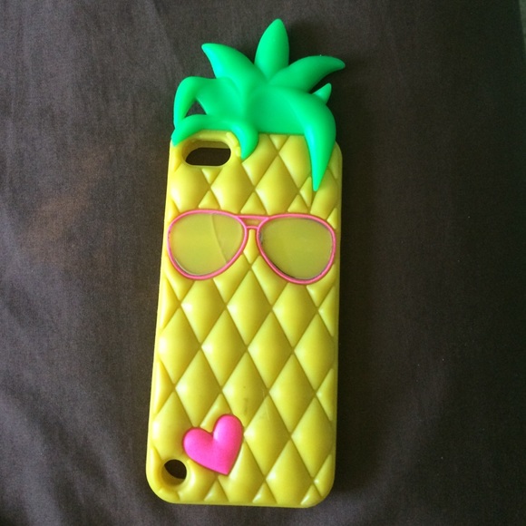 A rubbery iPod 5 case