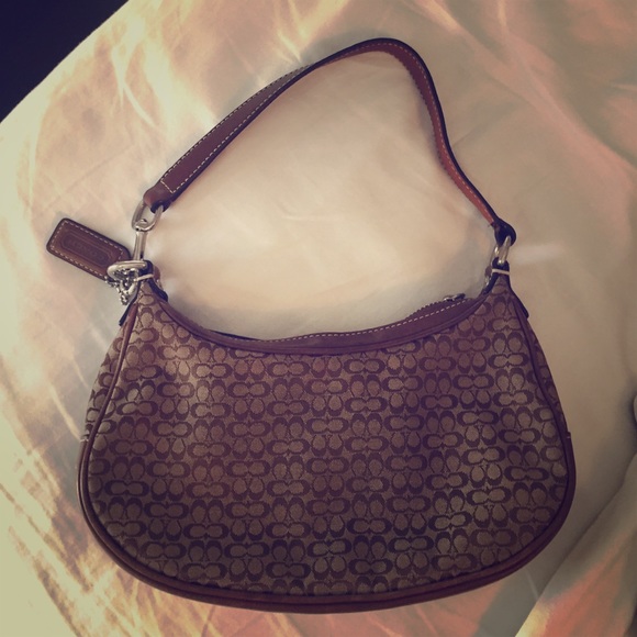 Coach shoulder bag - Picture 1 of 3