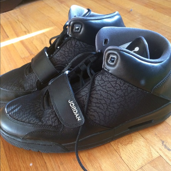 Size 11 Women's Jordan's. - Picture 2 of 2