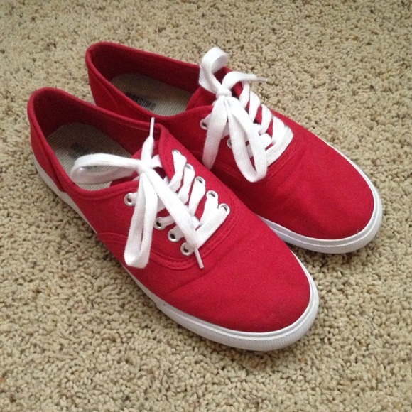 Size 7 Red Shoes