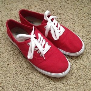Size 7 Red Shoes