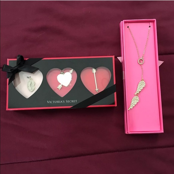Victoria's Secret necklace sets NIB