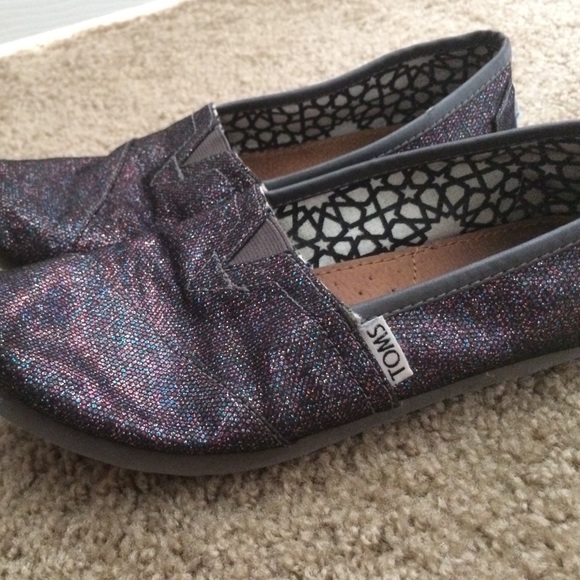 glittery toms