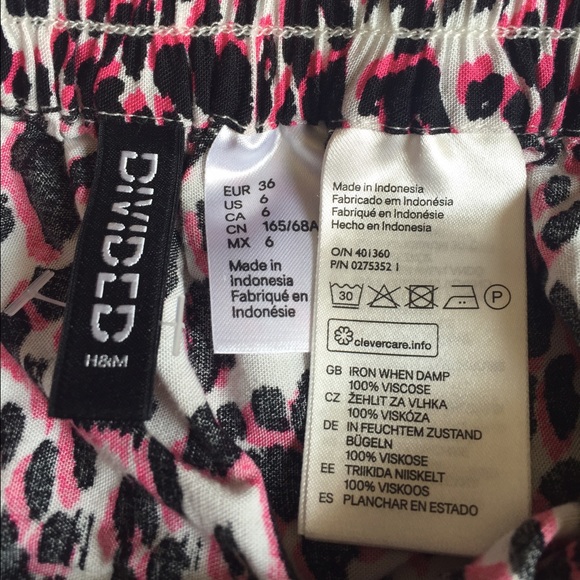 H&M Divided Pink Leopard Print Skater Skirt - Picture 2 of 2