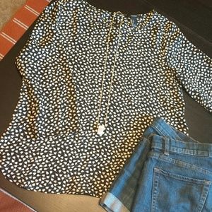 Forever 21 navy and cream floral top