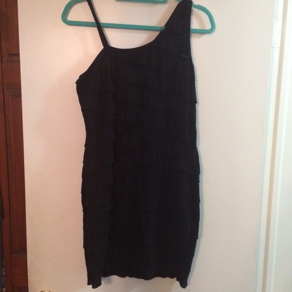 One shoulder ruffle and mesh dress - Picture 3 of 4
