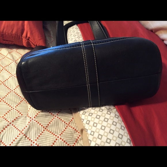 Coach - Picture 3 of 4