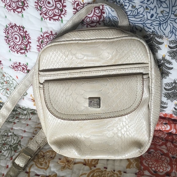 Liz Claiborne cross body bag
