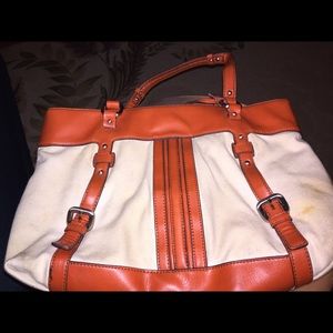 ⭐️CUTE Medium Sized Purse⭐️