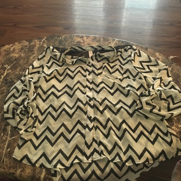 Sheer tunic with lace detail
