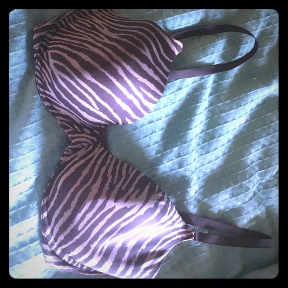 34DD Victoria's Secret bra