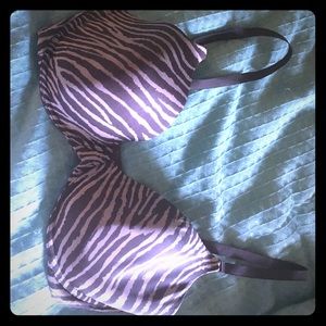 34DD Victoria's Secret bra