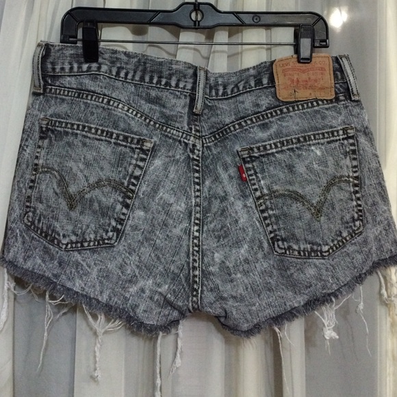 Levi shorts - Picture 2 of 4