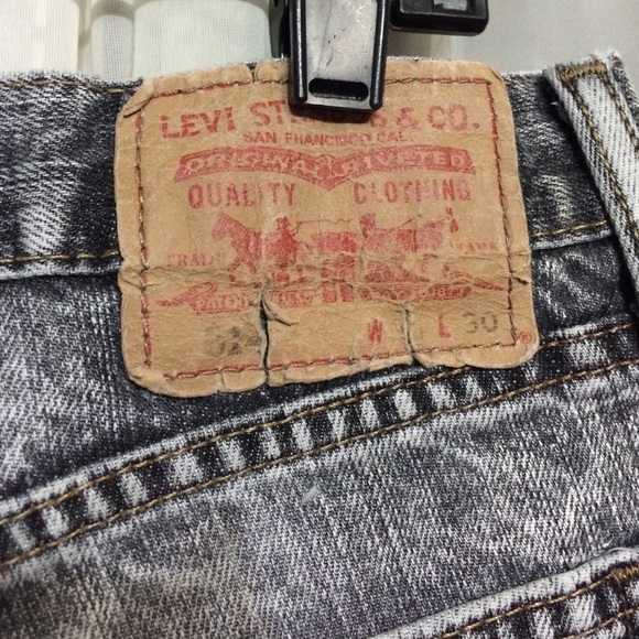 Levi shorts - Picture 3 of 4