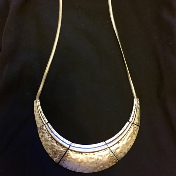 SILVER BIB NECKLACE