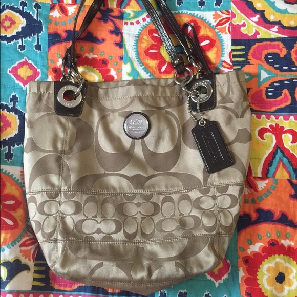 🎄XMAS SALE Authentic Retired Coach Bag