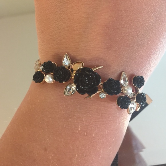 Swarvoski rose gold bracelet