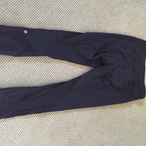 Lululemon Black Capri. Size 6.