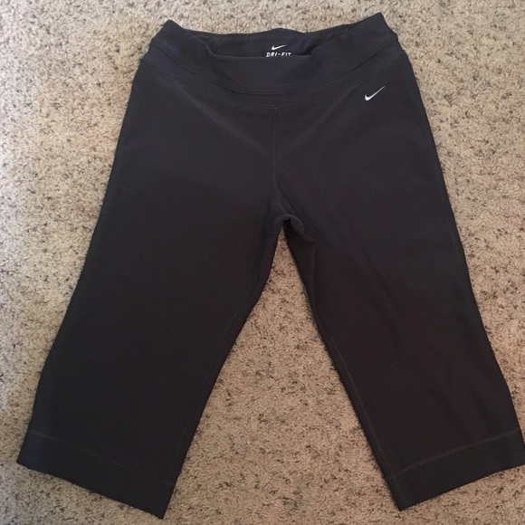 FINAL SALE 24 hours! Nike Charcoal Dri Fit Capris