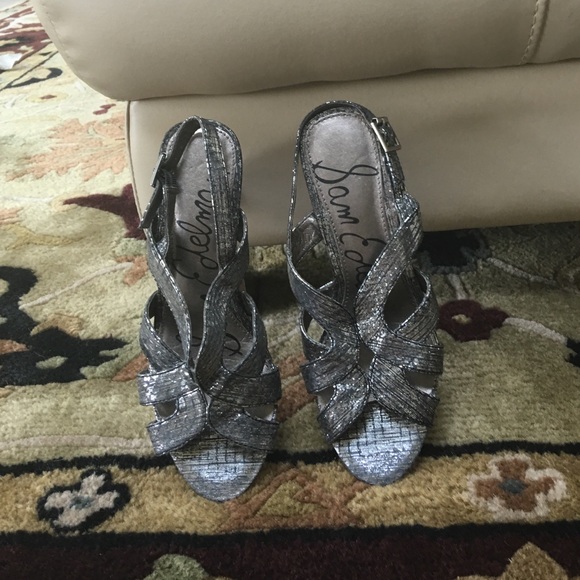 Sandals - Picture 4 of 4