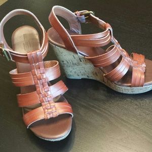 FLASH SALE!!!! Rich red/brown vegan leather wedges