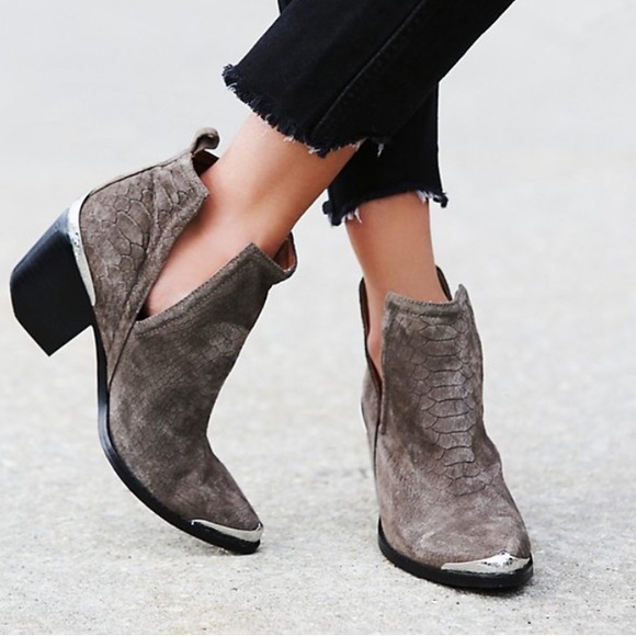 ✨FP Hunt The Plain Jeffrey Campbell Boots ✨