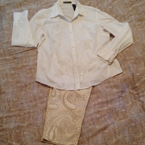 🌺 Liz Claiborne embellished button down shirt.