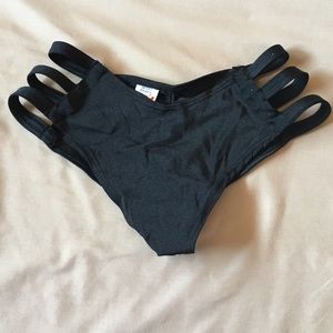 Black scrunch butt side cut out bottoms