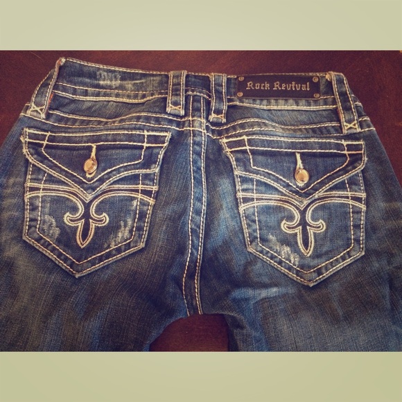 ROCK REVIVAL -- Noelle skinny jeans