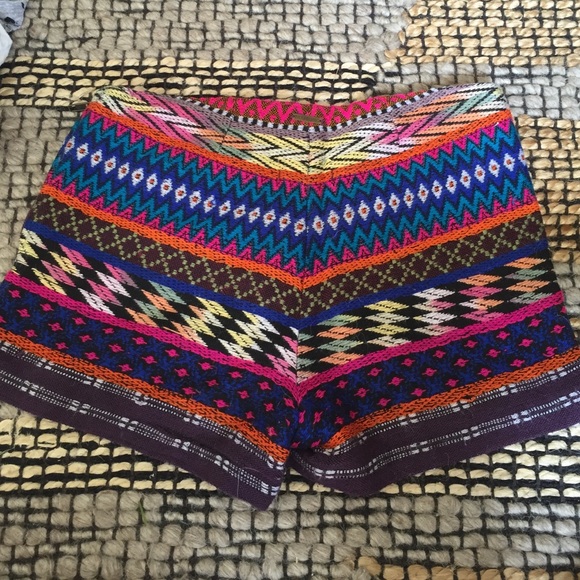 Cute pattern shorts - Picture 2 of 2