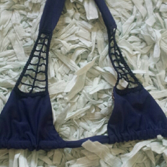 Acacia secrets top in navy