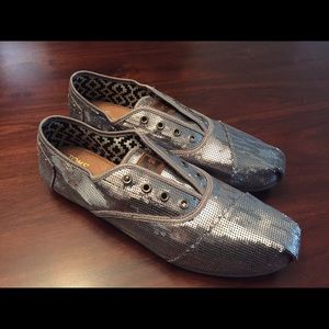 Toms