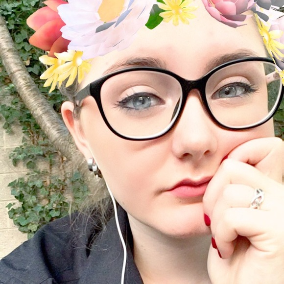 Meet your Posher, Jade - Picture 1 of 1