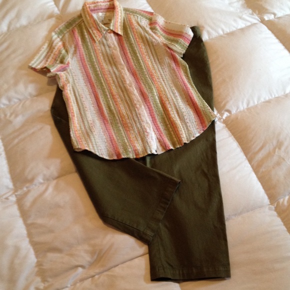 🌺 Christopher & Banks Short sleeve shirt
