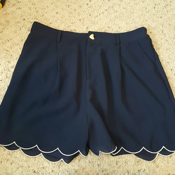 Sugarhill Boutique Medium Navy Scalloped Shorts