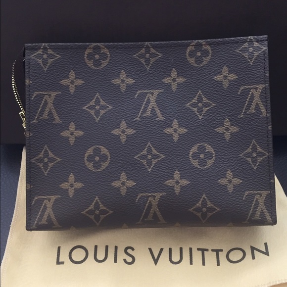 Louis Vuitton Toiletry 19 Clutch/Cosmetic Case