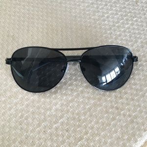 CUTE TOMMY HILFIGER SUNGLASSES