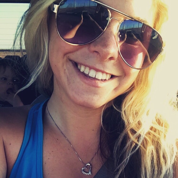 Meet your Posher, Taurie - Picture 1 of 1